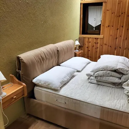 Mansarda Casa Belli 公寓 *